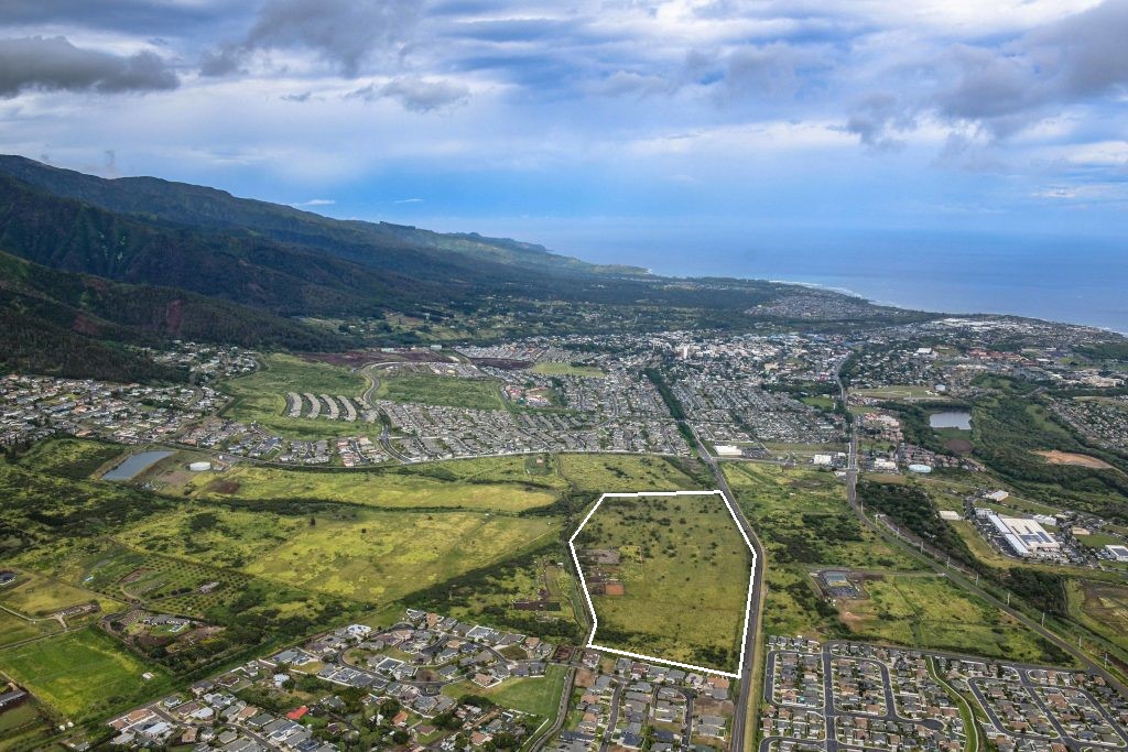Aerial shot of Pu‘unani Homestead, Dowling Company's newest residential subdivision for Department of Hawaiian Home Lands (DHHL) beneficiaries on a 47.4-acre portion of land owned by DHHL in Waikapū, Maui.